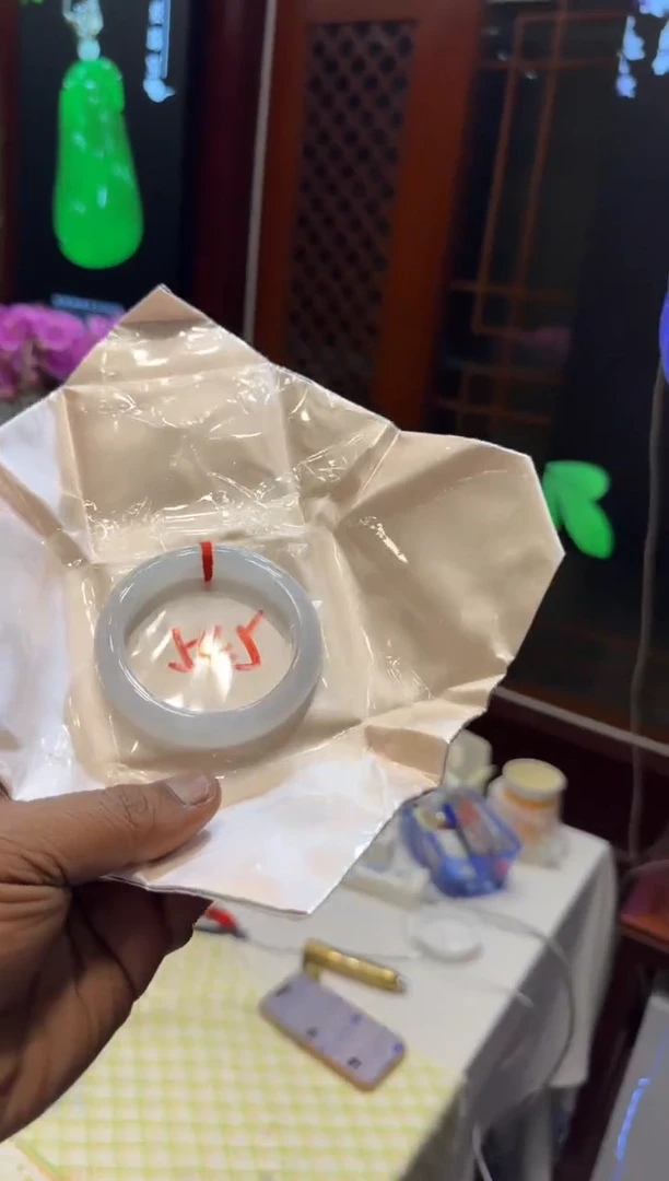 未镶嵌手镯翡翠手镯