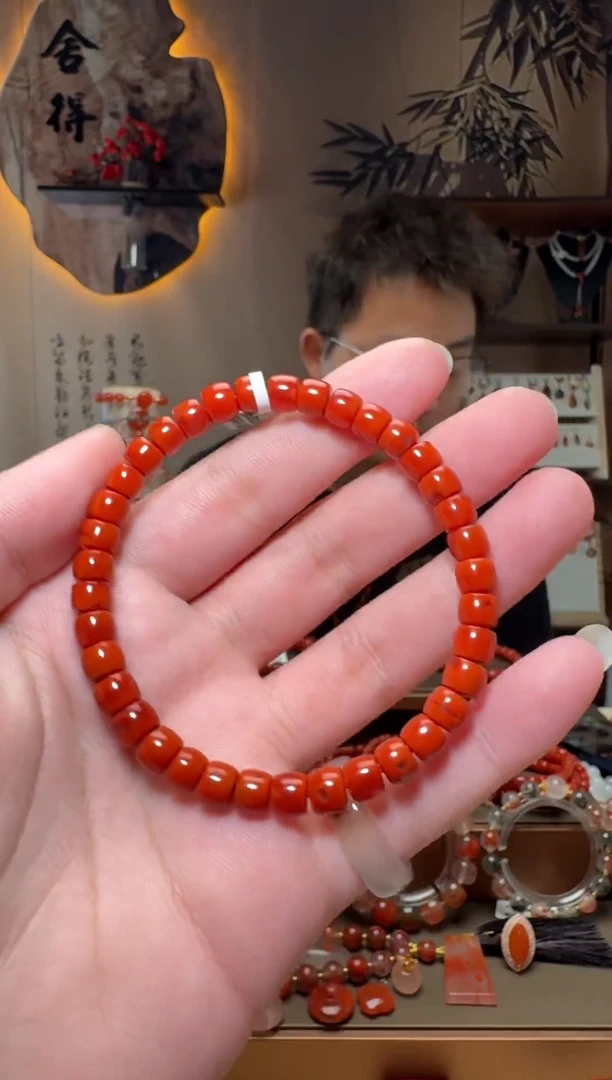 未镶嵌原矿无优化无注胶手串南红玛瑙静*一条约6mm 多样性发货