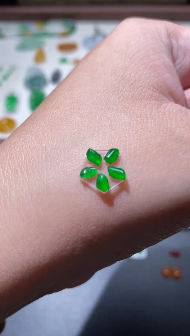 未镶嵌定制翡翠随形