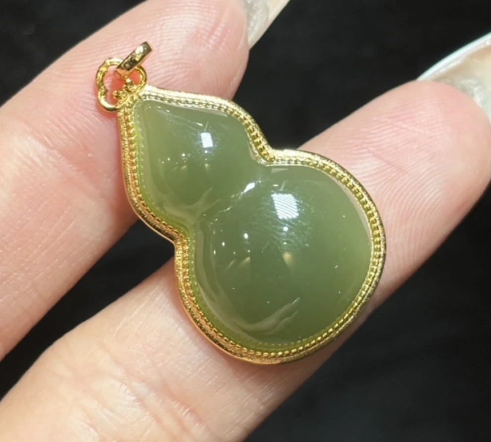 和田玉吊坠 和田玉吊坠