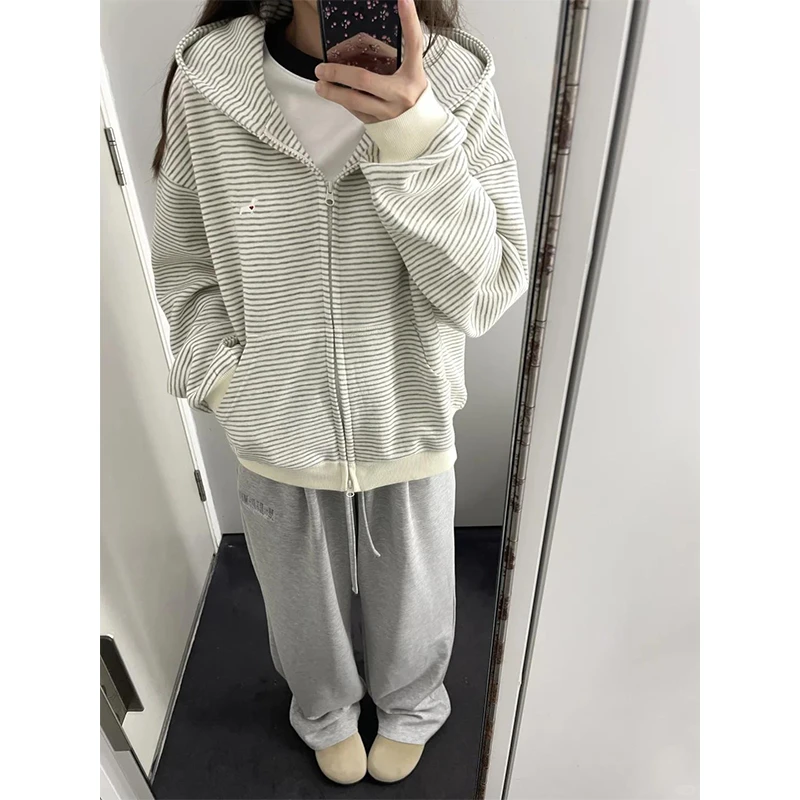 韩版条纹拉链小众百搭秋冬外套设计感连帽休闲复古卫衣女短款2025