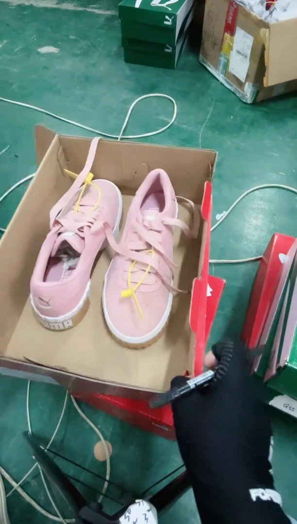 彪马时尚休闲运动鞋36M  Q57