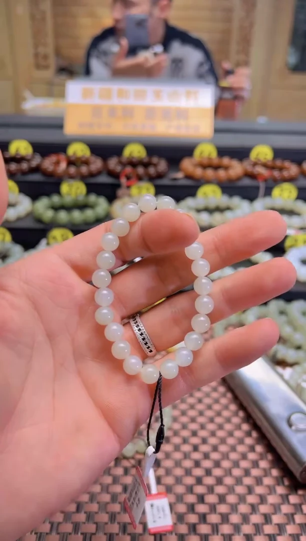 【闪购商品】和田玉手串未镶嵌且末料青白玉卡8手串