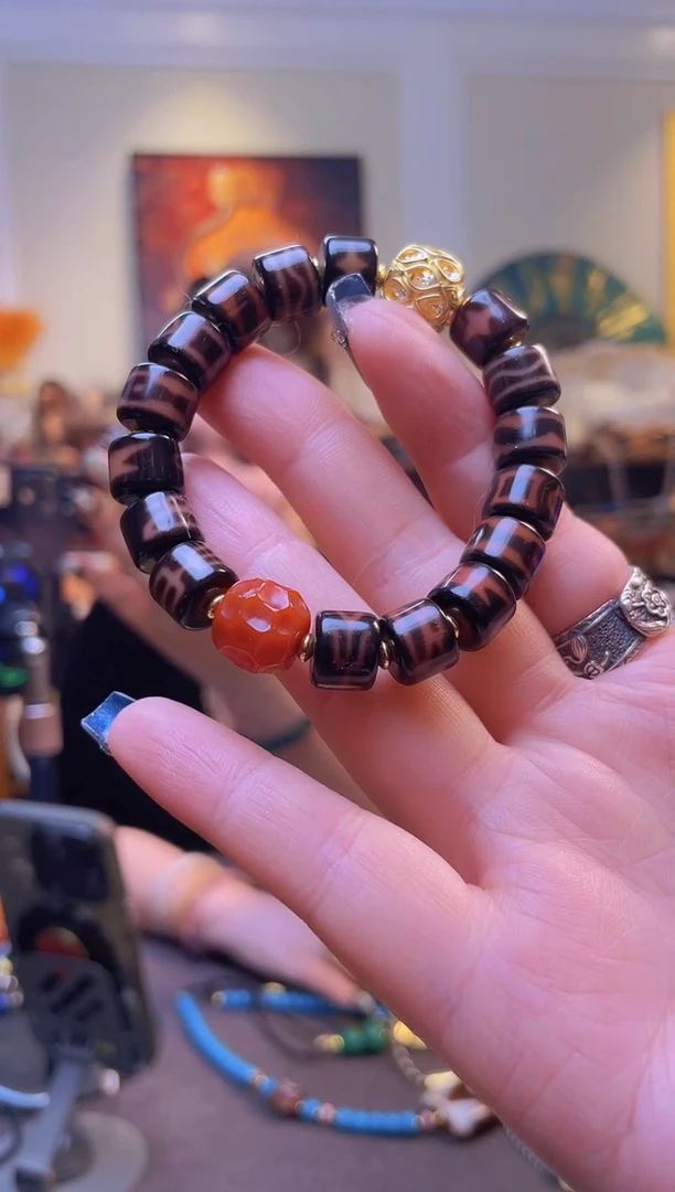 木质类万佛塔剁珠橘料手串