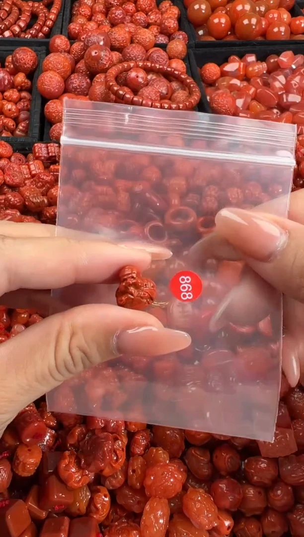 南红玛瑙未镶嵌颈饰1
