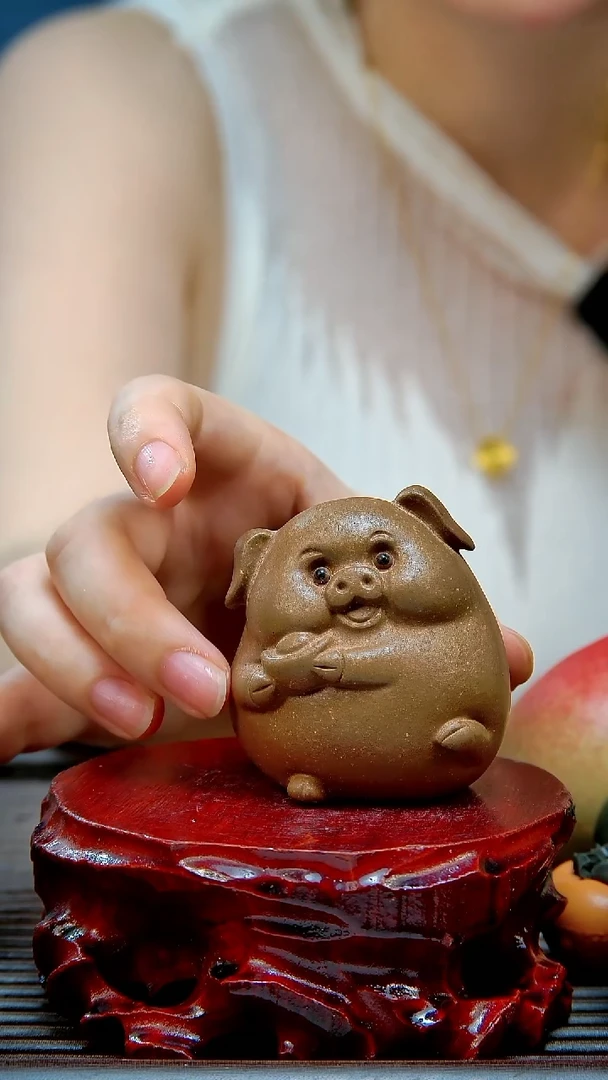 宜兴紫砂手工小猪