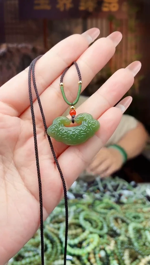 和田玉未镶嵌颈饰拍一发一