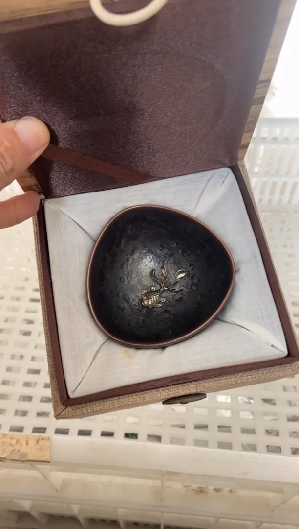 杯无运费险有瑕疵的摄影的产品有使用过的痕迹有点脏介意勿拍