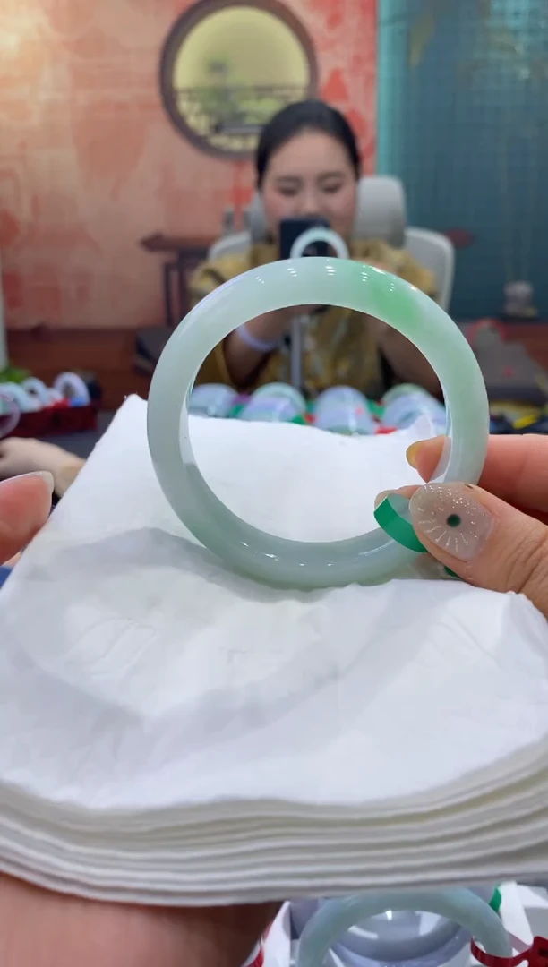 未镶嵌手镯翡翠多人00010082