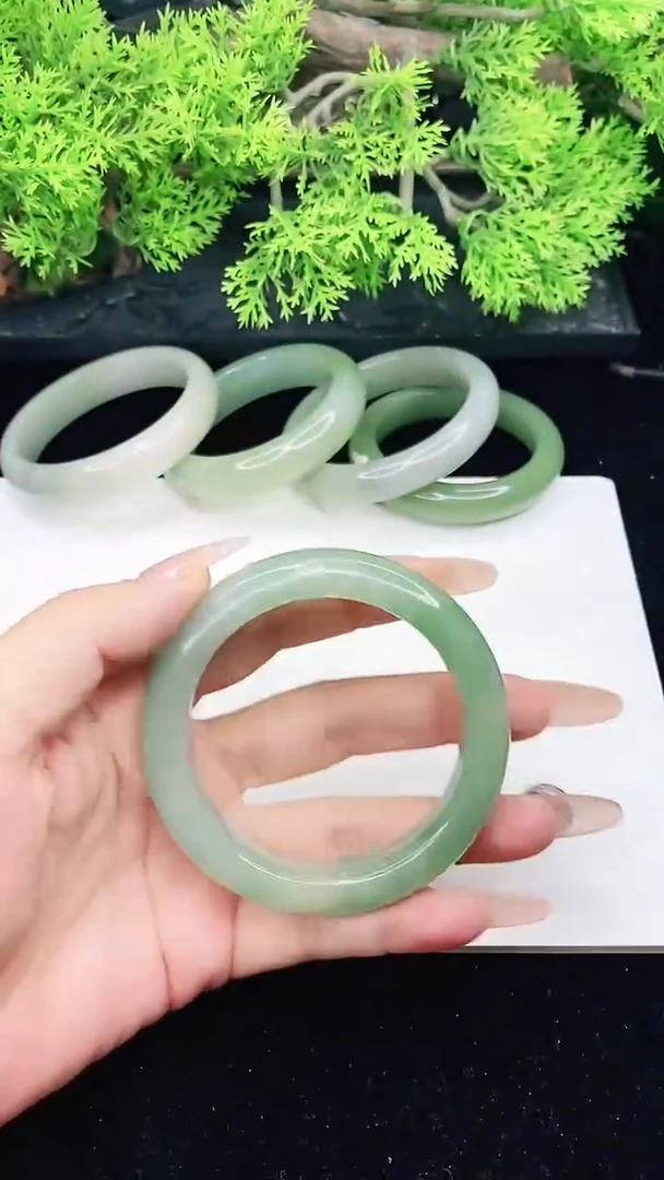 石英岩玉手镯未镶嵌石英岩手镯拍一发一55-56