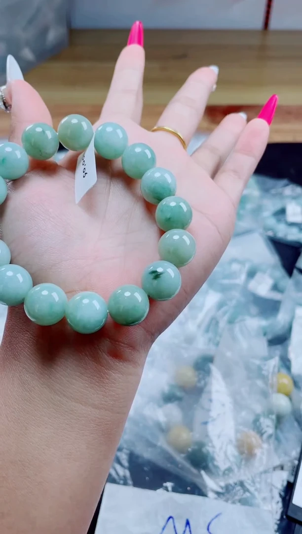 定制翡翠未镶嵌珠串