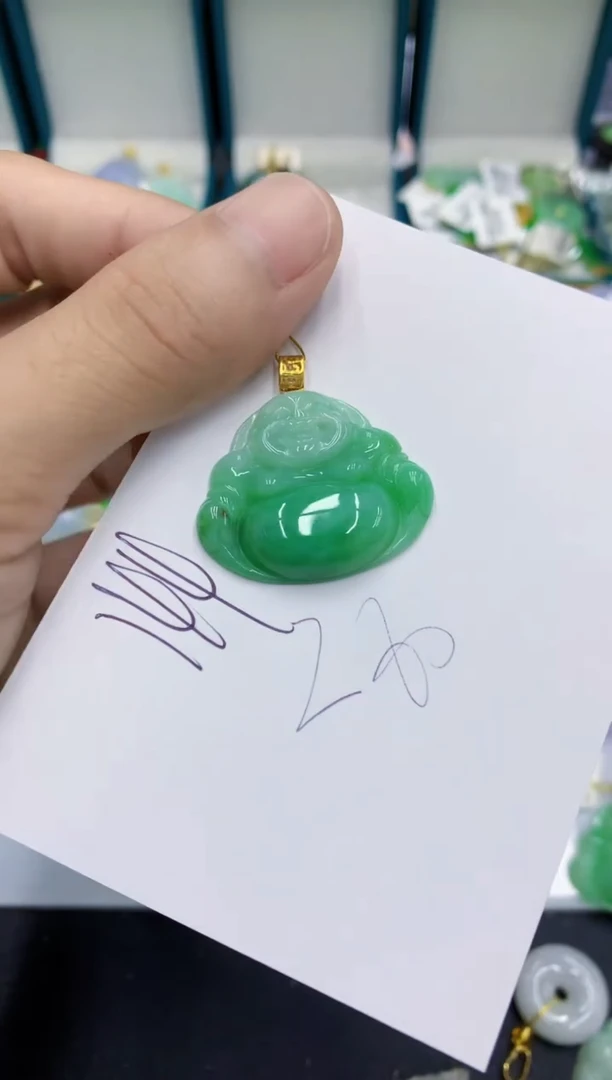 翡翠18K金镶嵌颈饰翡翠