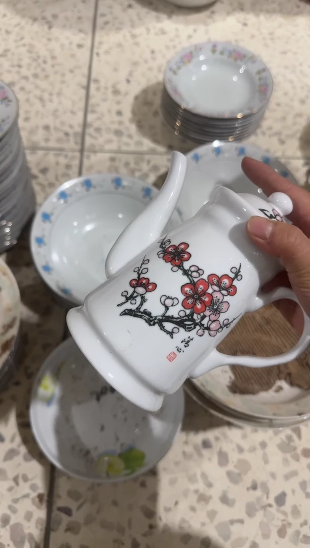 摆件梅花壶微瑕请慎拍