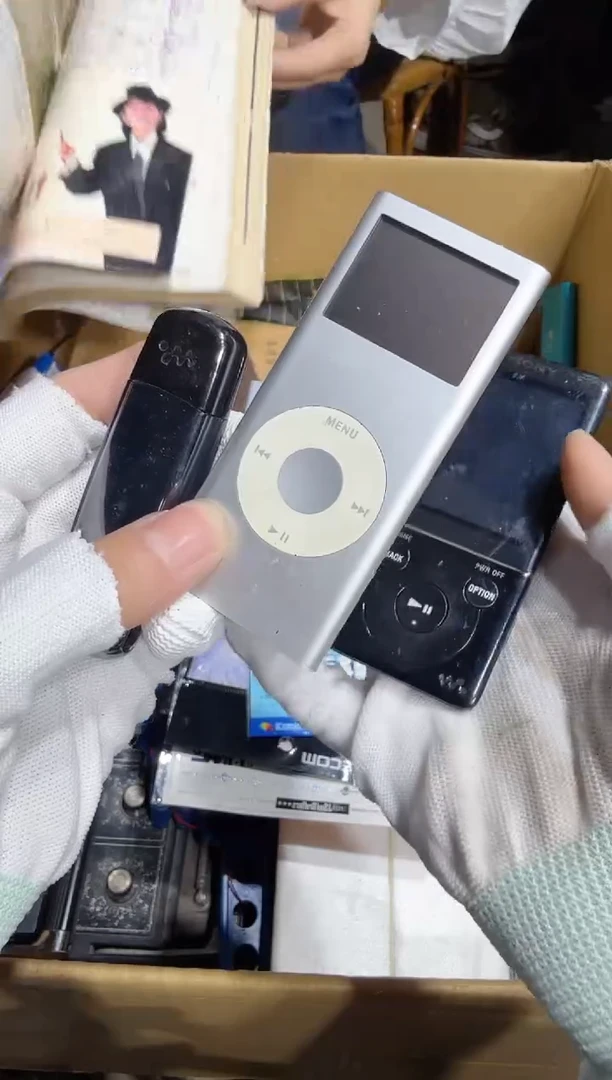 8新疯**生   246中古商品，瑕疵品，不保好坏。