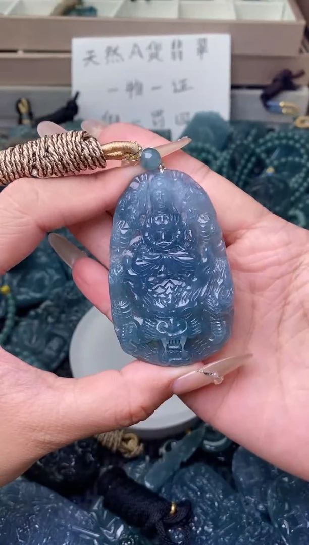 翡翠未镶嵌颈饰