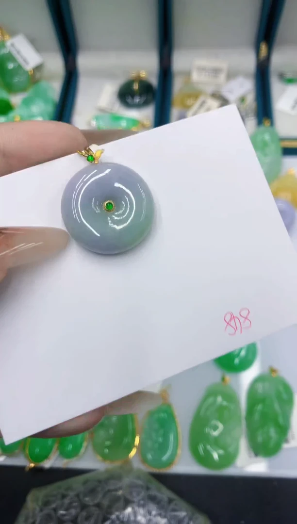 颈饰18K金镶嵌翡翠111111