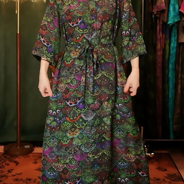 七彩斑斓复古文艺轻奢系带V领连衣裙早秋七分袖新款宽松