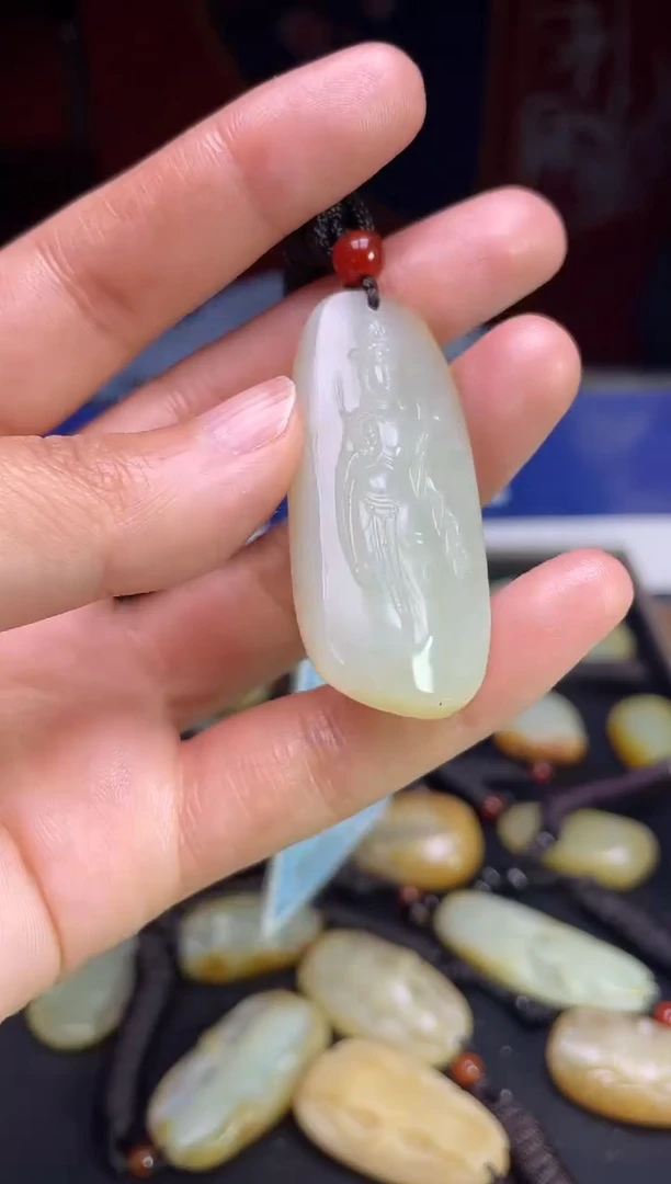 颈饰未镶嵌和田玉1