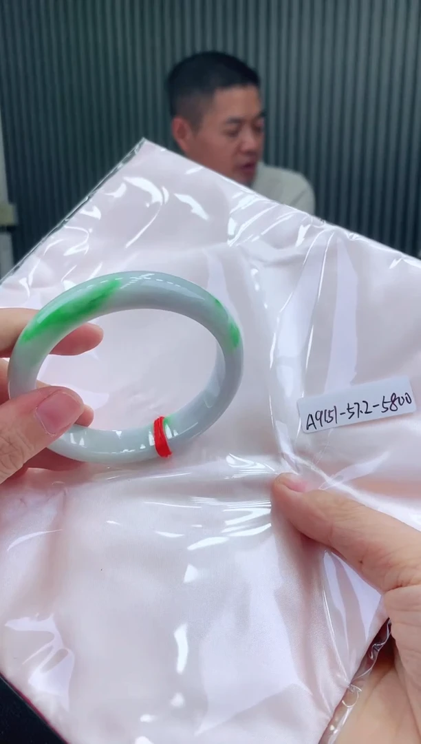 未镶嵌手镯翡翠57圈口