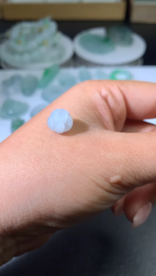 未镶嵌定制翡翠毛货