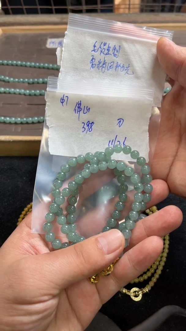 未镶嵌定制翡翠佛****陵毛货需精细抛光定制