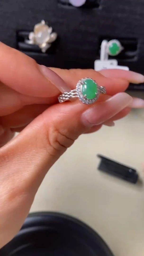【闪购商品】翡翠戒指银S925镶嵌9501