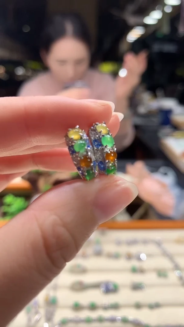 颈饰未镶嵌翡翠耳包