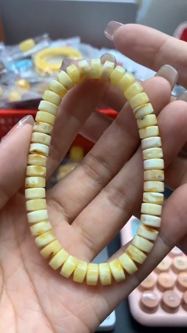 未镶嵌琥珀珠宝奇石926