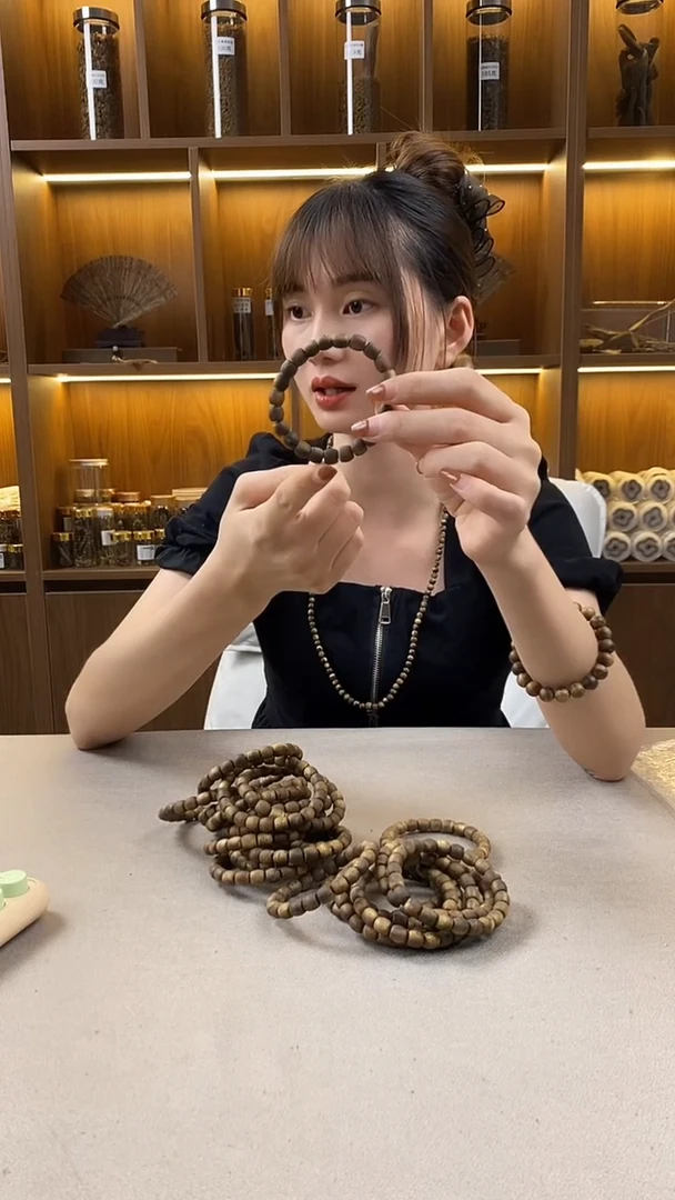 沉香碎屑沉香0.7鼓珠单圈（多样性发一）