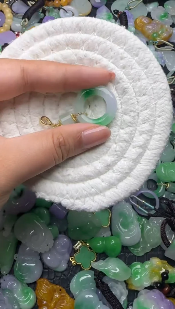 颈饰未镶嵌翡翠缅甸翡翠吊坠