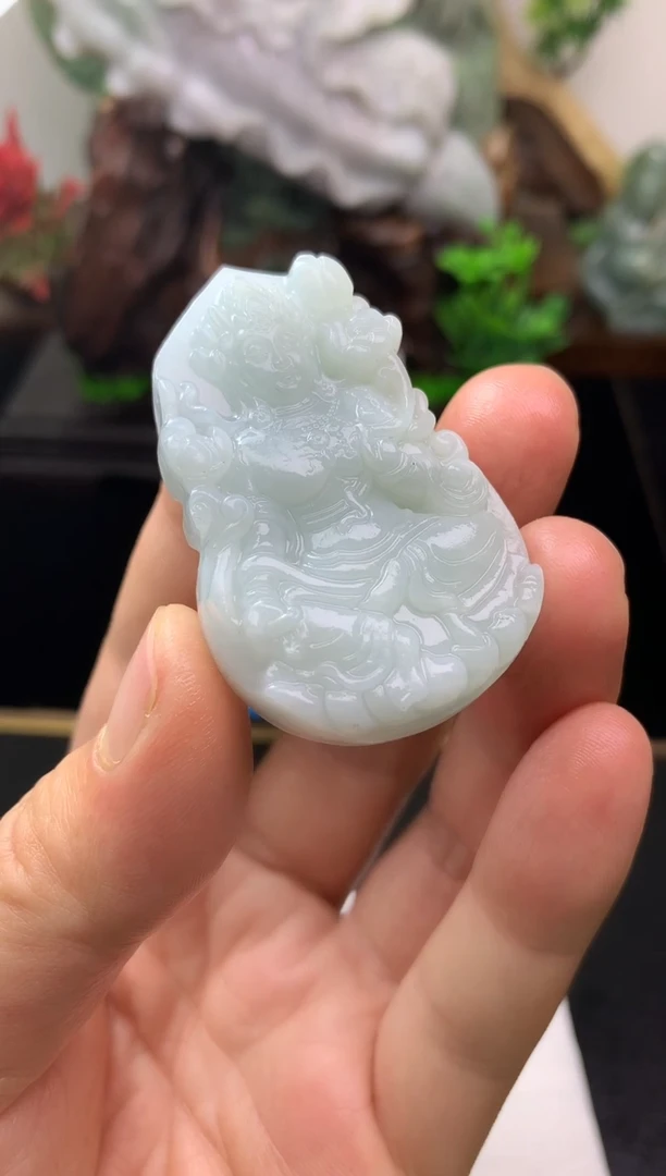 颈饰未镶嵌翡翠万***空挂件