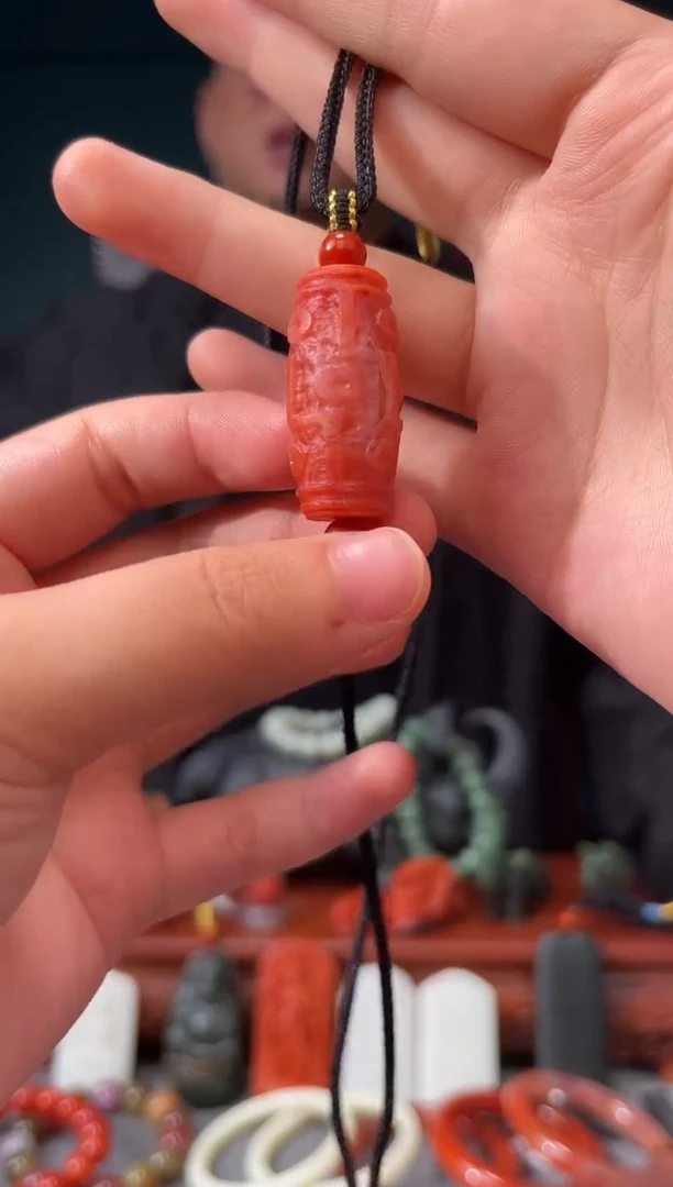 南红玛瑙未镶嵌颈饰吊坠