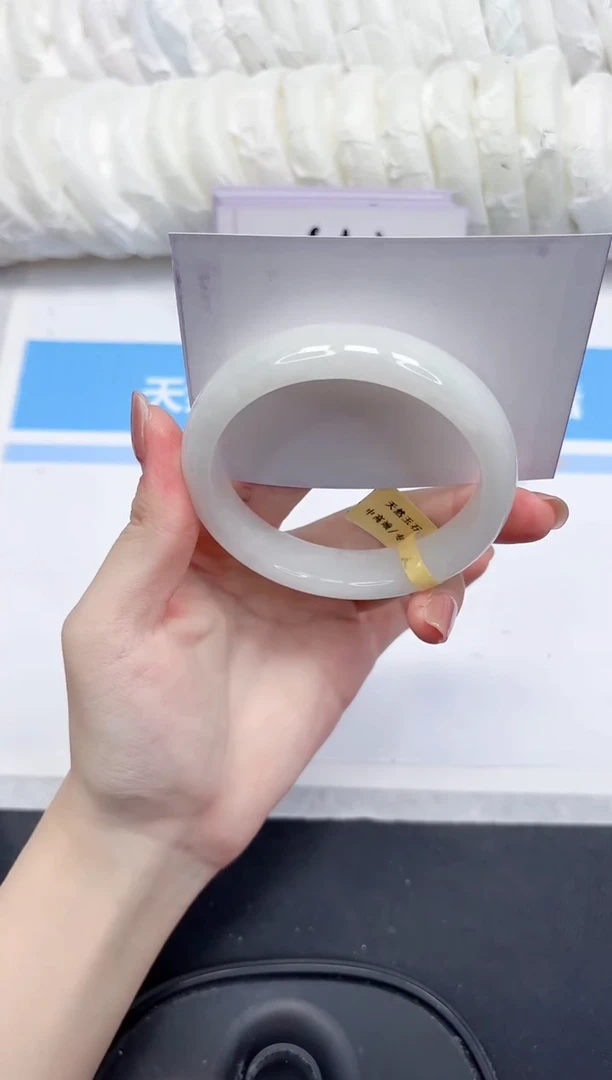 未镶嵌手镯和田玉191-58-仪式感