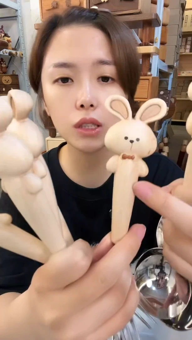 木瑕疵白兔不锈钢叉勺一对