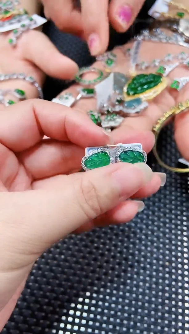 【闪购商品】翡翠耳饰未镶嵌111111111