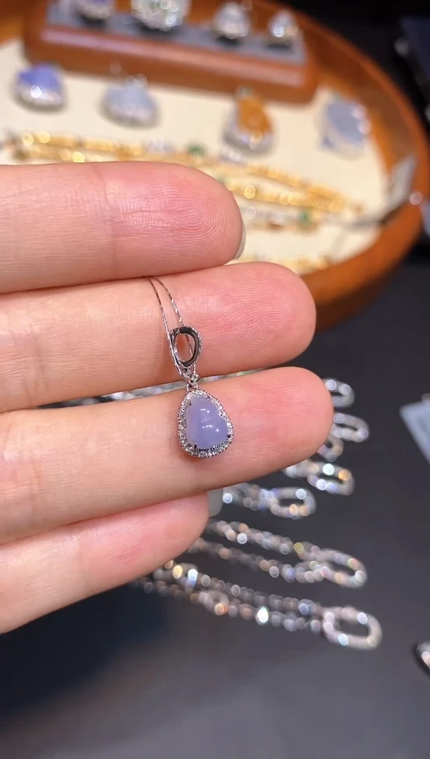翡翠18K金镶嵌吊坠(不含链)吊坠
