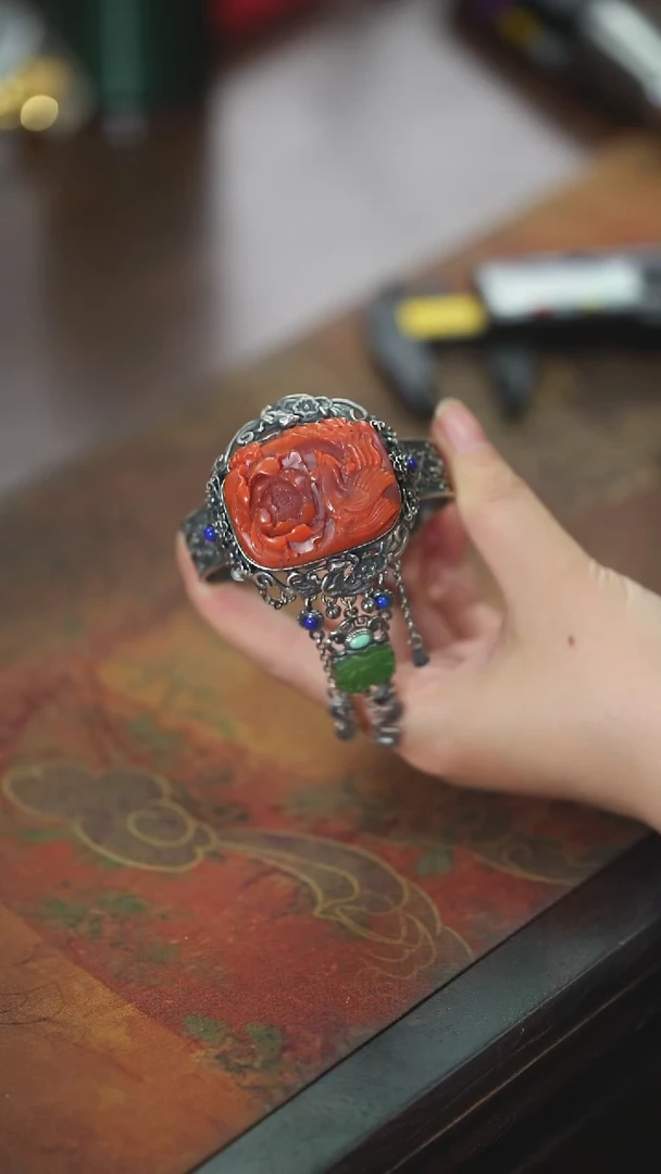 【闪购商品】南红玛瑙手镯银S925镶嵌凤穿牡丹