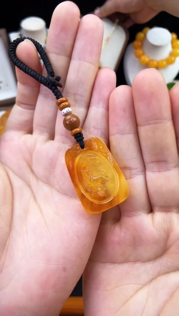 琥珀未镶嵌珠宝奇石柒月