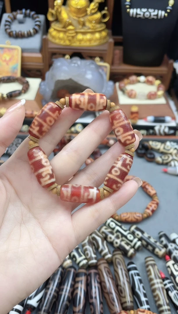 未镶嵌珠珠玛瑙/玉髓?****?金蟾红肉莲师断珠手串-阳光姐