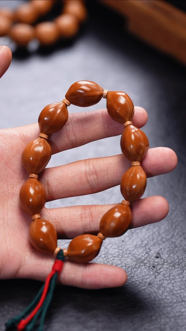 【闪购商品】橄榄核吊坠功利化