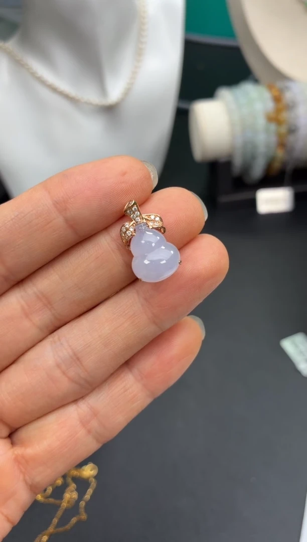 颈饰18K金镶嵌翡翠天然翡翠A货