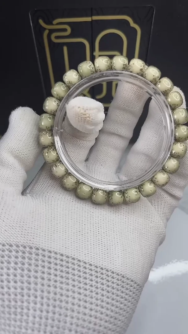 手串星月菩提小驼包9x8.c425
