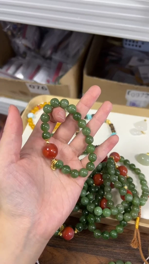 未镶嵌手链和田玉红皮俄料碧玉圆珠南红款手串[1208]