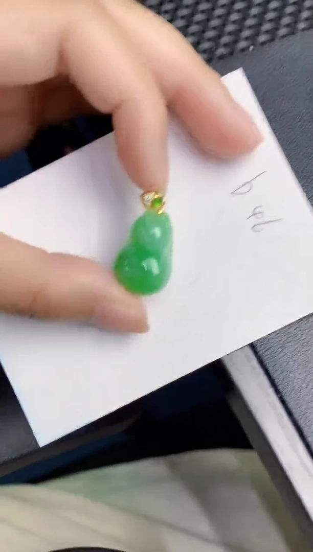 翡翠未镶嵌颈饰缅甸天然翡翠A货