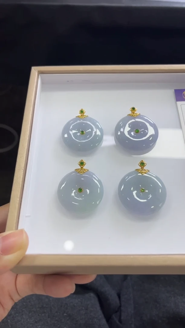 颈饰18K金镶嵌翡翠L200/多样性发一件/配绳子