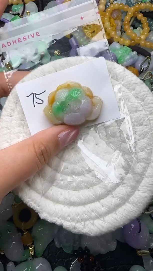 颈饰未镶嵌翡翠缅甸翡翠吊坠