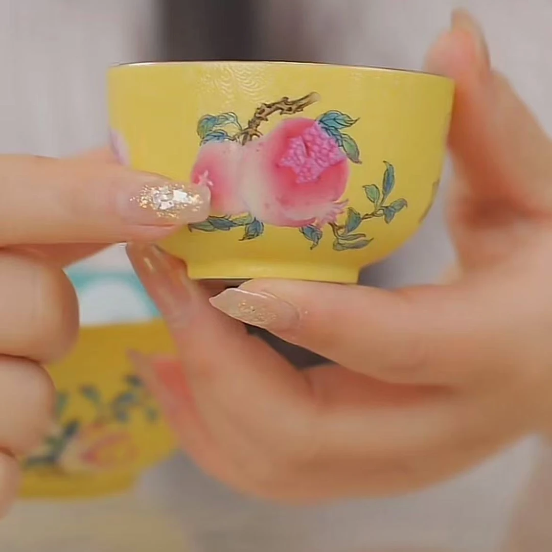 国呈拍卖古董瓷器