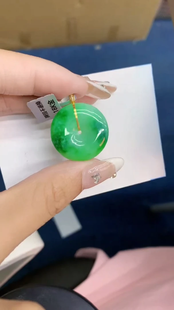 翡翠18K金镶嵌吊坠(不含链)1