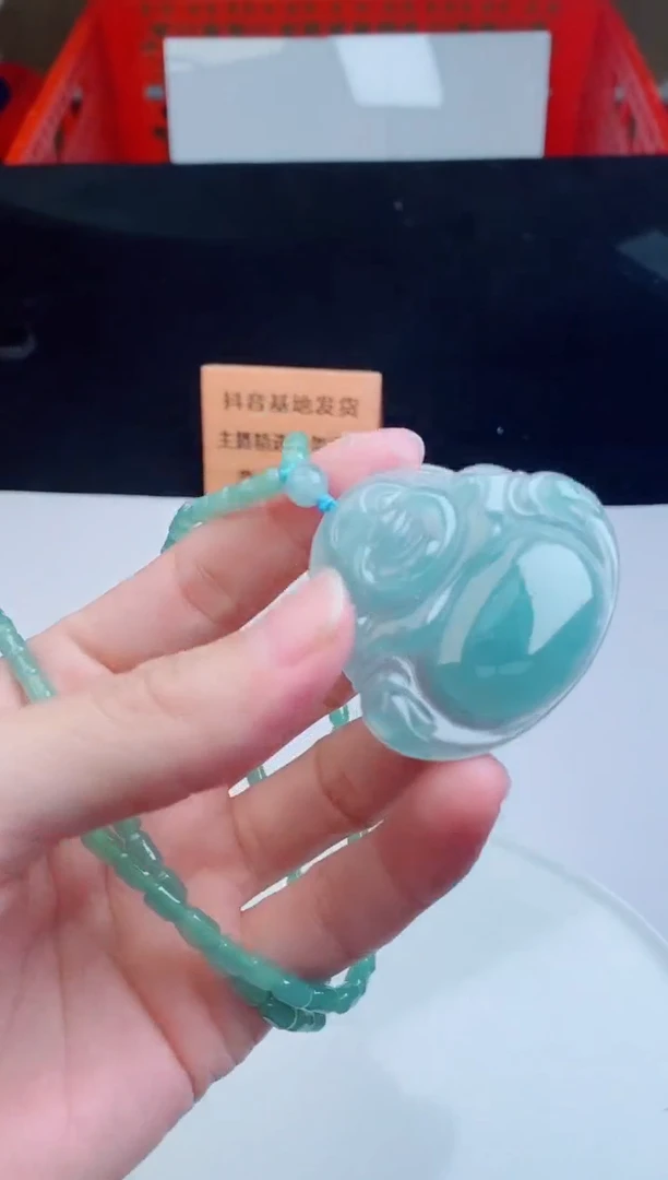 颈饰未镶嵌翡翠   ·