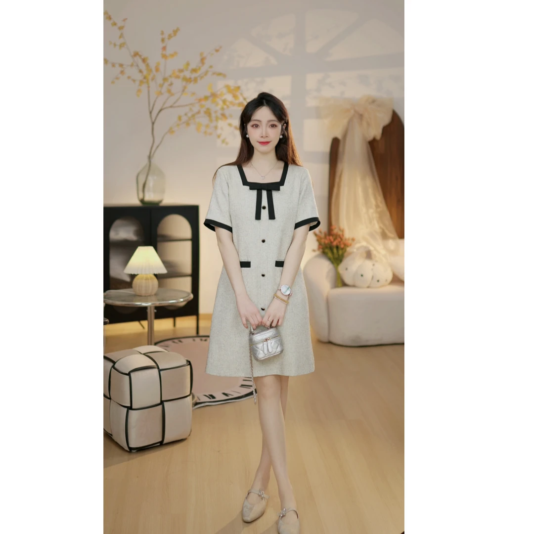 【香槟黑糖K】气质时尚方领小香风宽松轻奢名媛显瘦连衣裙2025X001